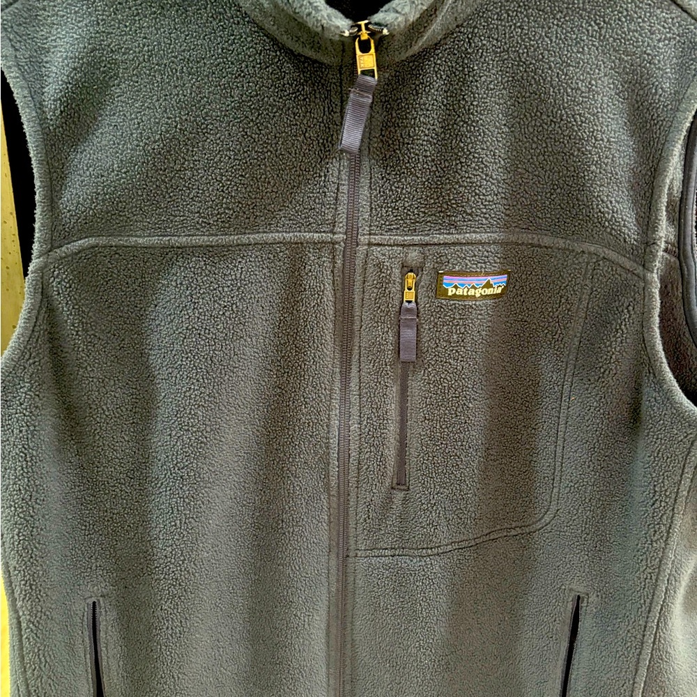 Patagonia Men’s L Navy Blue Fleece Vest